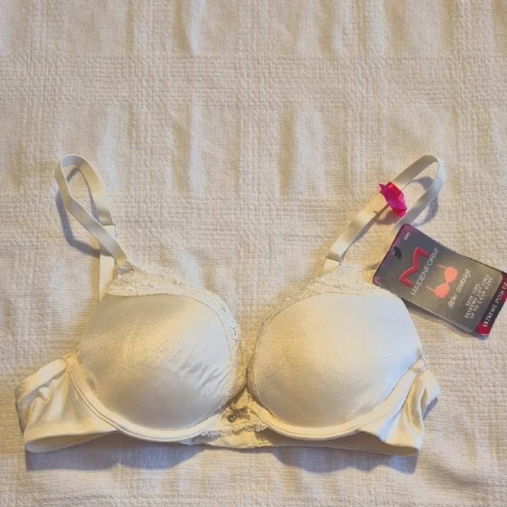 Maidenform women's ivory 32A extreme push up demi coverage NWT